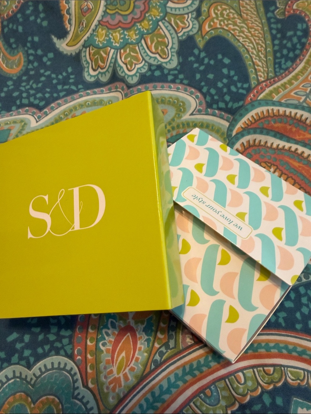 S&D Lime Green Boxed Note Card Set with Pastel Pattern
